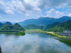 -英德宝晶宫天鹅湖茶语温泉