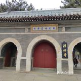 60岁以上的叔叔阿姨免票，我是在大众点评上预约的