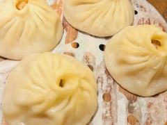 -瑞虹新天地月亮湾