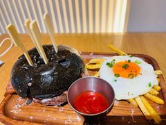 27&nbsp;牛肉汉堡-HELLO 27 意面·沙拉·帕尼尼