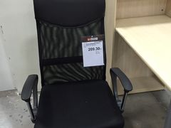 -百安居装修建材卖场(泰然店)