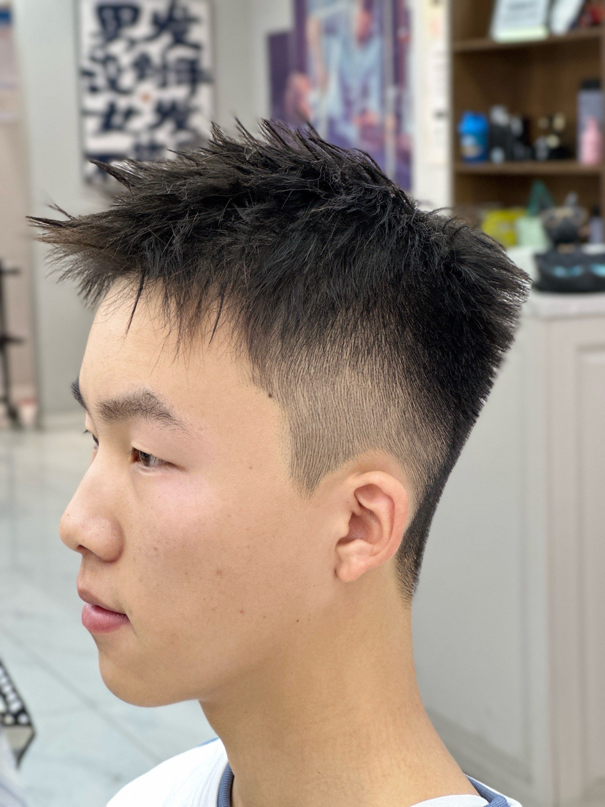 干净的男生必备爆款立体锡纸前次附近哪里做头发好 潮流发型 男士