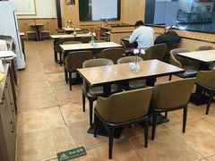 -陇兴楼(西安咸阳国际机场店)