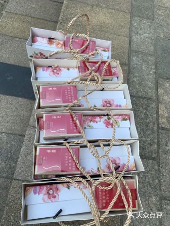 喜庆的日子里，烟是必须备好的
