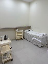 -苗方清颜专业祛痘·皮肤管理