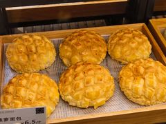 -顶东面包花园·生日蛋糕(世博店)