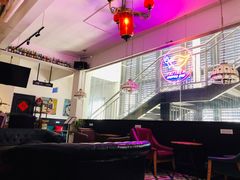 -拖板鞋咖啡旅行酒店(春熙路地铁站店)