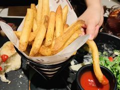 -The ROOF (通盈中心店)
