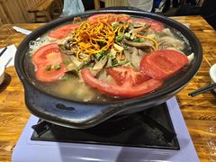 -乡土特色.冷锅鱼.牦牛肉汤锅