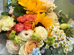 -何兮花店·气球派对鲜花店(马桥银春路万科城店)