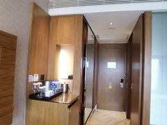-上海滴水湖皇冠假日酒店