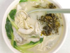 小胃口黄鱼面-明呈黄鱼面馆(斜土路店)