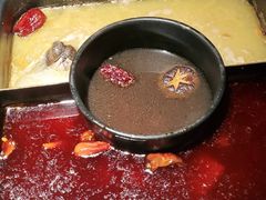 -老牌坊云南鱼豆花火锅(哈西万达店)