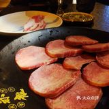 菜量也打大～服务也很周到～小哥哥颜值都好高，嘻嘻