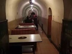-洞庭洲·防空洞火锅·烧烤·铜锅涮肉(新百广场店)