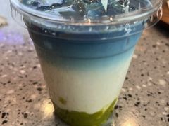 -抱抱地球咖啡馆(国家海洋博物馆店)