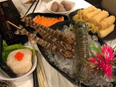 -鲜入围煮花胶鸡海鲜火锅