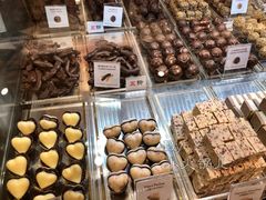 -VENCHI 闻绮(北京国贸商城店)