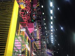-嘿哟动霸CHUA·新潮玩运动娱乐中心·蹦床滑冰团建乐园