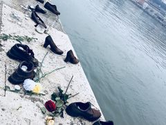 -多瑙河畔鞋履雕塑