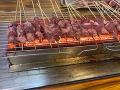 -哈尔滨小酒馆·鲜肉现穿自助烧烤(康新花园店)