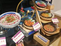 -花馬肆.云南过桥米线(汉神购物广场现场熬汤店)