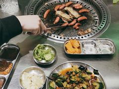 -马路牙子烧烤音乐酒馆(望京店)