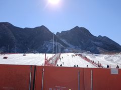 -荣盛康旅野三坡滑雪场