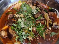 -爆炸头阿姨小四川正宗川味小吃(无任何分店)