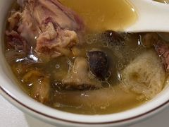 -菌海森林·非遗野生菌火锅(西山区滇池路摩根道店)
