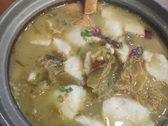 石锅酸菜鱼-周鱼小馆石锅酸菜鱼(活力汇店)
