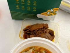 -呷佬·长沙手工米粉(金沙江路店)