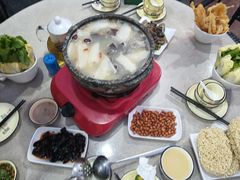 -墨脱石锅椰子鸡•香草鸭•东山羊(大东海店)