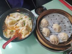 咸蛋黄馄饨-食惠里小笼包面馆(越秀店)