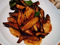 -关东小磨东北菜(上海长风大悦城店)