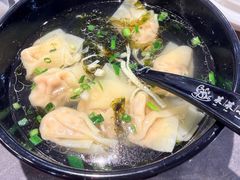 -莱莱小笼·乔艾