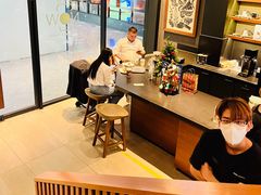 -星巴克(杭州湖滨银泰E区店)