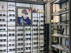 -回瑞眼镜·蔡司·依视路官方授权店(广益路万达店)