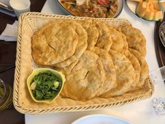 -梨苑林卡金陵山水酒店