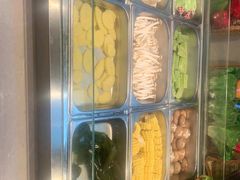 自助取餐区-牛佳客自助烤肉火锅餐厅(万泰汇店)