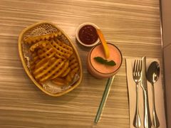 -必胜客(证大大拇指店)