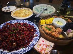 -黄桷树曹家私房菜(江与城店)