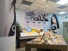 -天空之镜眼镜店蔡司依视路配镜授权零售店(望京颐堤港店)
