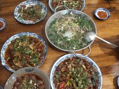 -杨三娘跷脚牛肉(羊子山西路店)