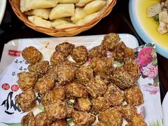 -土砂锅生态山庄·非遗砂锅雅鱼