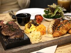 -Mark&Mars Restaurant