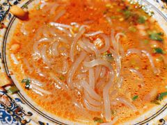 -爆炸头阿姨小四川正宗川味小吃(无任何分店)