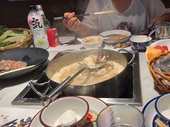 -尚尚仙·酸汤猪手·猪肚鸡火锅(华联万柳购物中心店)