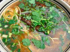 经典牛肉面-金原鸭血粉丝汤·汤包·脆皮烤鸭(南京博物院店)