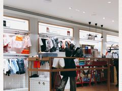 -乐蓬马歇百货公司(Rive Gauche)
